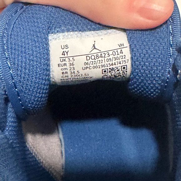 Air Jordan Retro 1 Mid - Picture 4 of 7